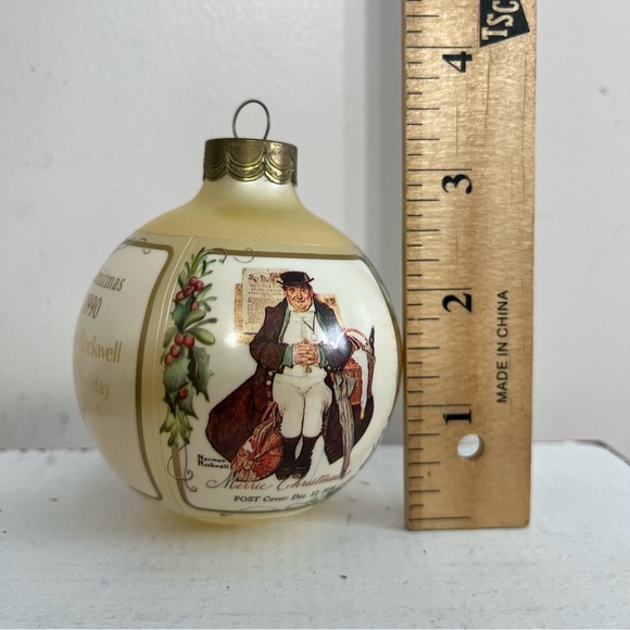 Hallmark 1990 Norman Rockwell Famous Holiday Covers glass ball ornament with Box - Picture 7 of 8
